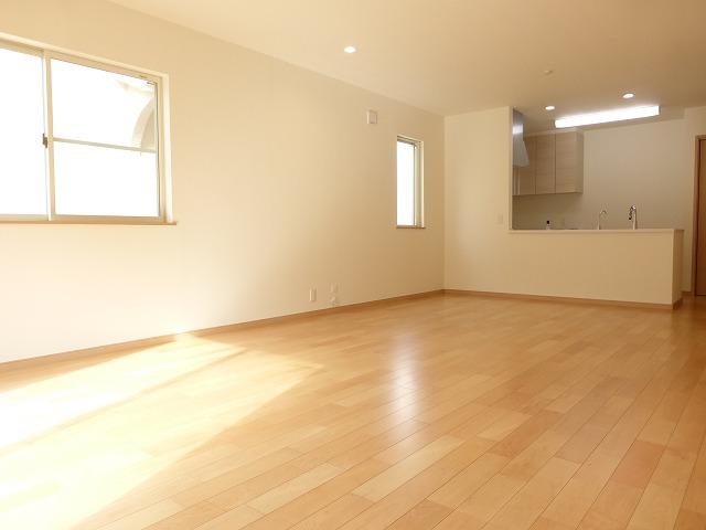 Living. 2013 November 28, 2008 shooting B Building