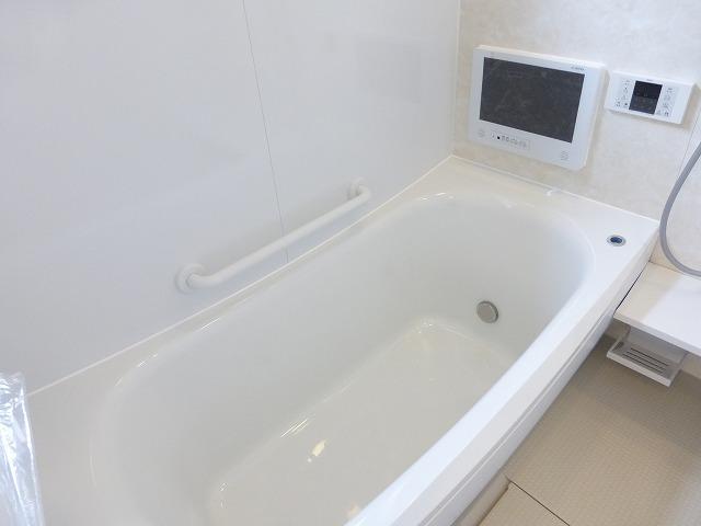 Bathroom. 2013 November 28, 2008 shooting B Building