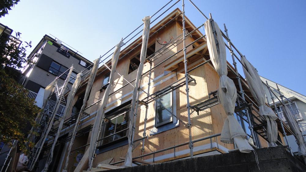 Local appearance photo. Local (12 May 2013) Shooting