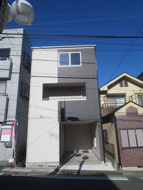 Local appearance photo. Local (12 May 2013) Shooting