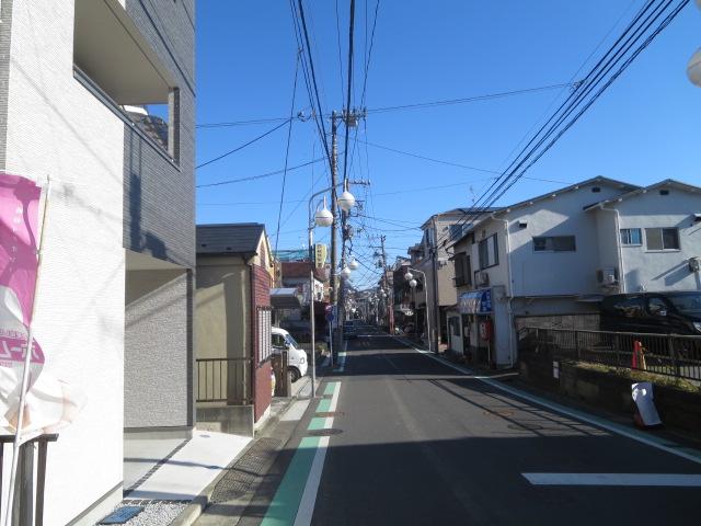 Local photos, including front road. Local (12 May 2013) Shooting