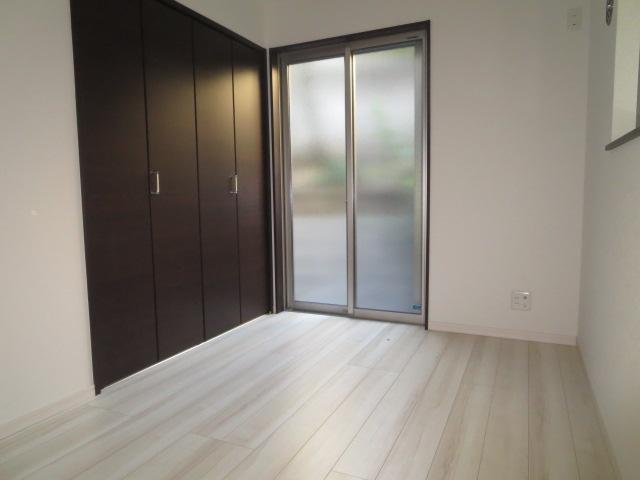 Non-living room. Indoor (12 May 2013) Shooting