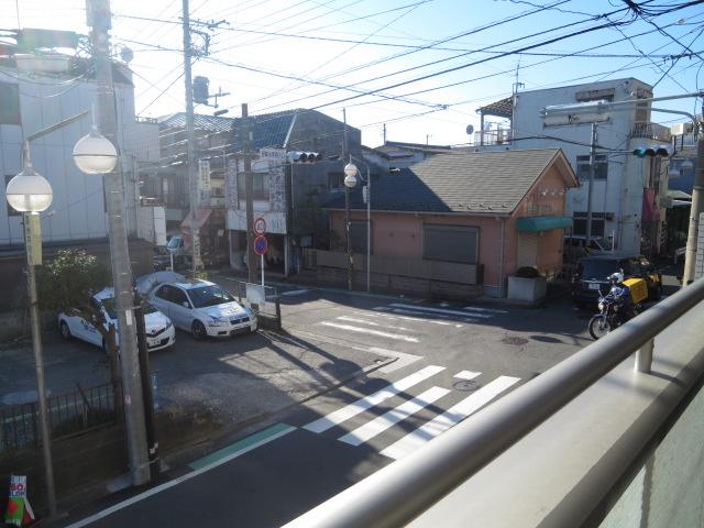 View photos from the dwelling unit. View from the site (December 2013) Shooting