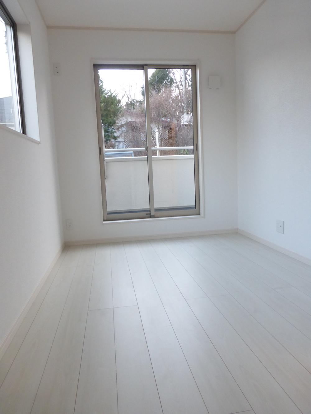 Non-living room. Indoor (December 21, 2013) Shooting All the living room facing south! 