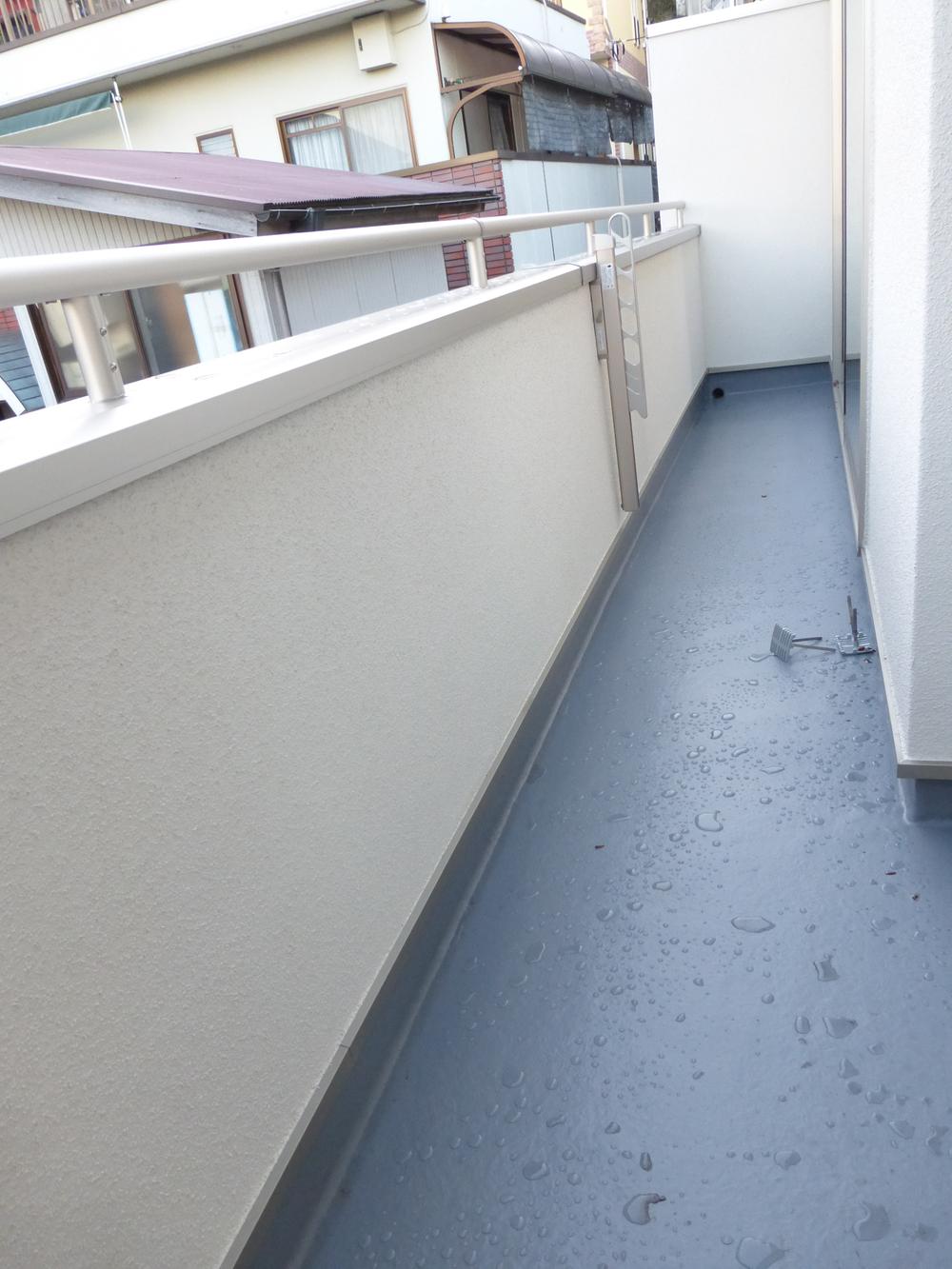 Balcony. Local (December 21, 2013) Shooting Easy washing spacious on the balcony ☆ 