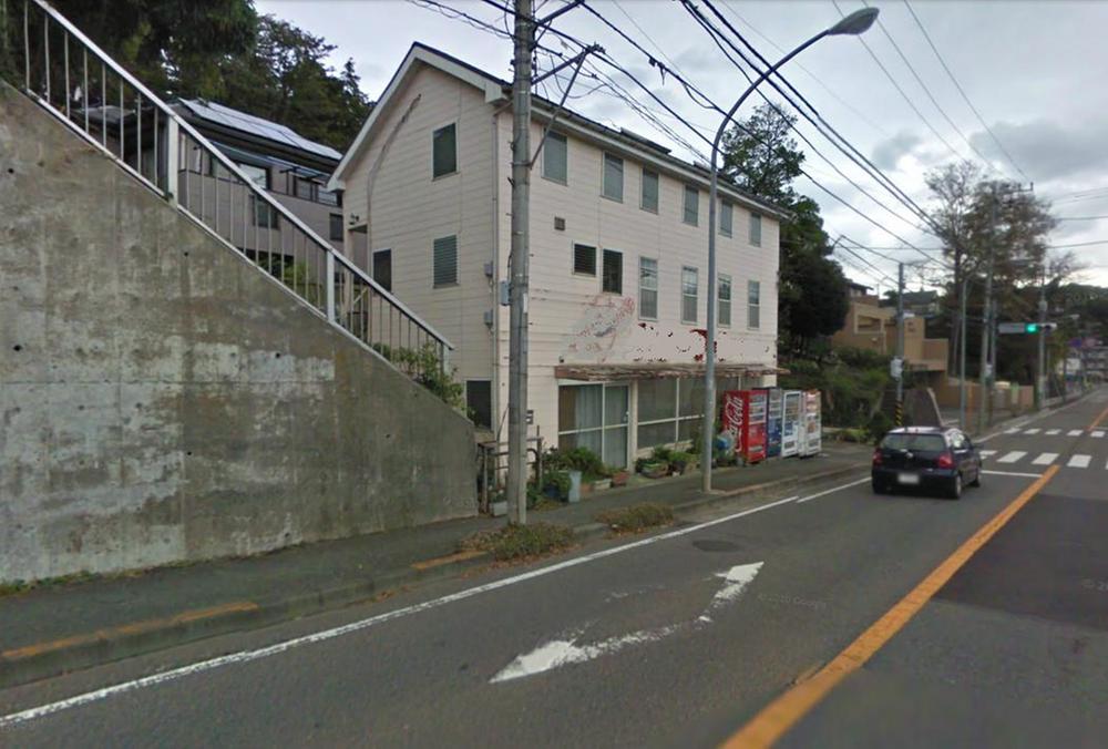 Local photos, including front road. Local shooting