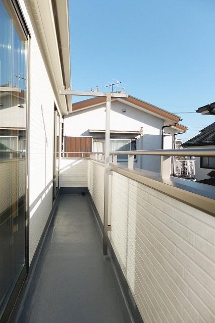 Balcony. (November 23, 2013) Shooting Spacious balcony ☆ Your laundry a breeze