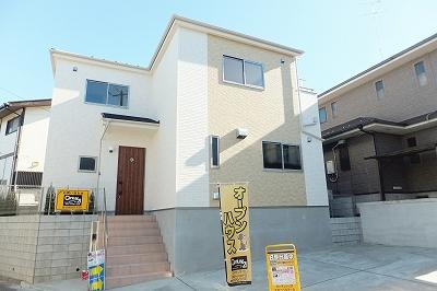 Local appearance photo. Local (December 28, 2013) Shooting Sotetsu Line "Nishitani" station 14 mins! Site 40 square meters! Corner lot in a subdivision ☆