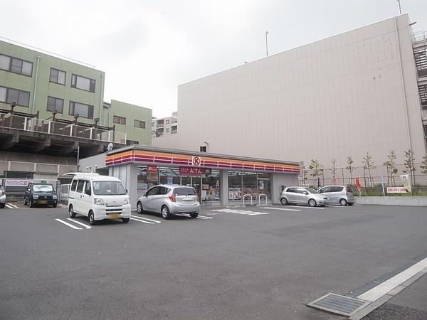 Convenience store. 278m until Sunkus Yokohama Gontazaka shop
