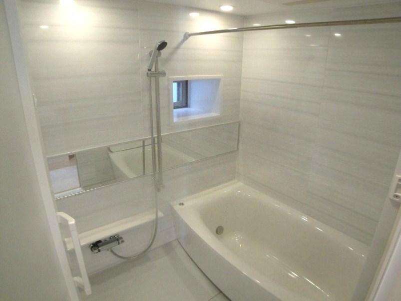 Bathroom. Indoor (12 May 2013) Shooting