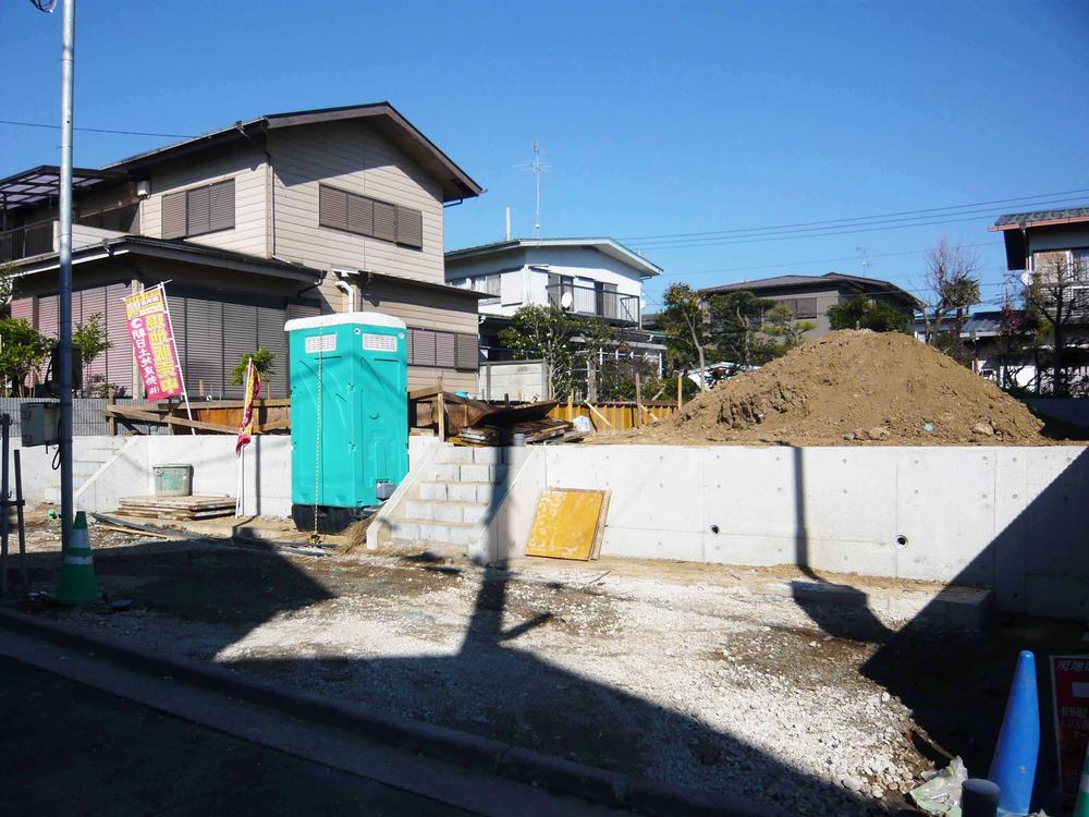 Local appearance photo. Local (12 May 2013) Shooting