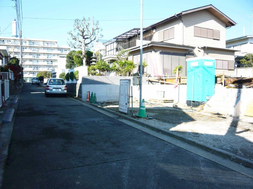 Local photos, including front road. Local (12 May 2013) Shooting