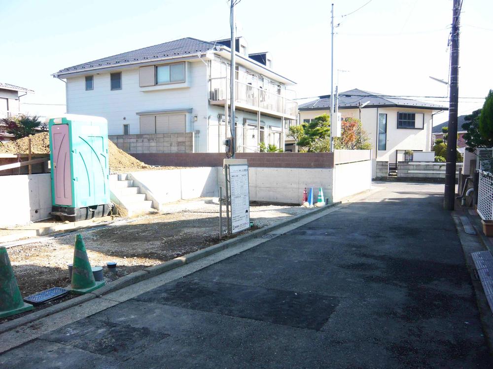 Local photos, including front road. Local (12 May 2013) Shooting