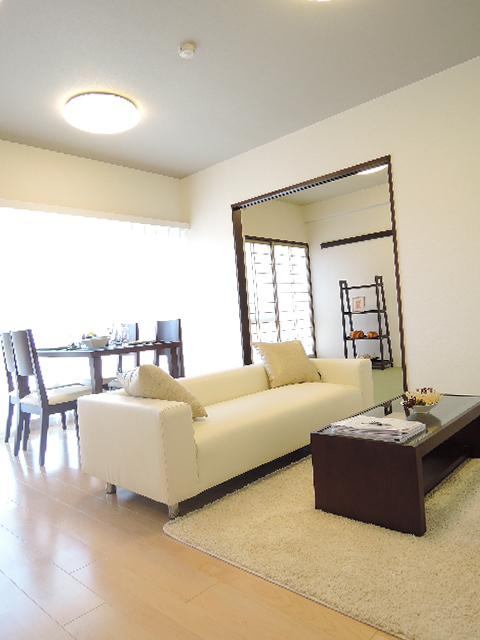 Living. 10.1 Pledge of living (upstairs)
