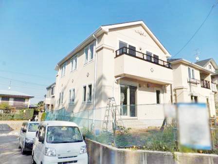 Local appearance photo. Local (11 May 2013) Shooting A Building