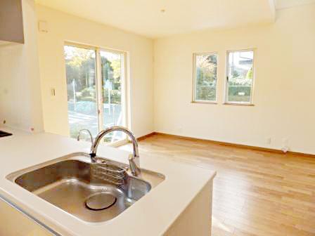 Living. Indoor (11 May 2013) Shooting A Building