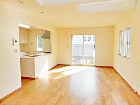 Living. Indoor (11 May 2013) Shooting A Building Living