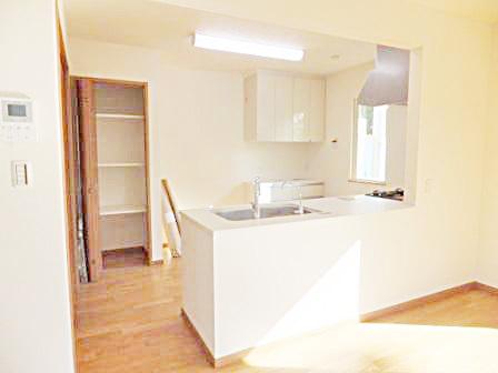 Kitchen. Indoor (11 May 2013) Shooting A Building Kitchen