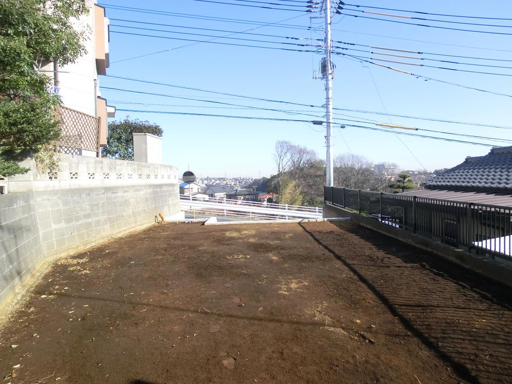 Local photos, including front road. Local (January 2014) Shooting