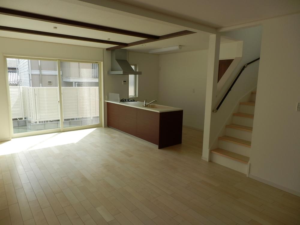 The company specification example  Living is a picture