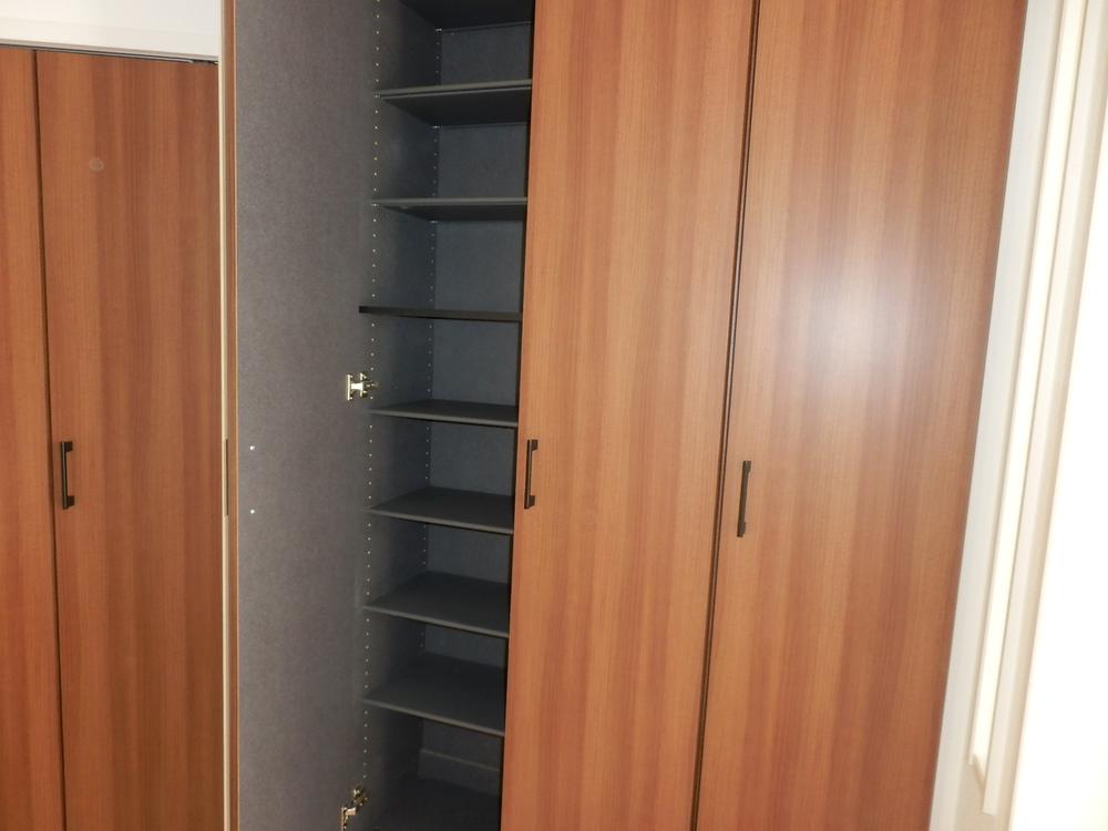 Same specifications photos (Other introspection). The company specification example  It is housed photo of the entrance