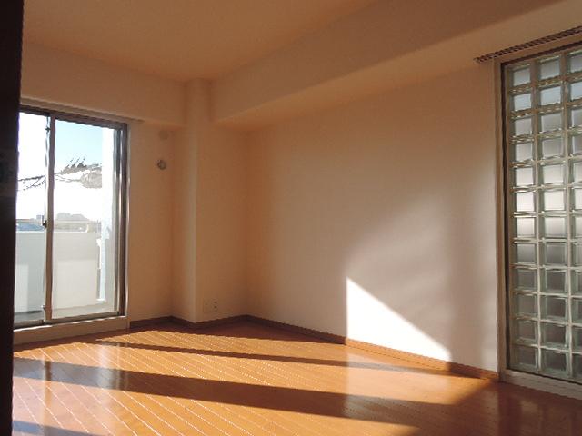 Non-living room. 11.0 Pledge