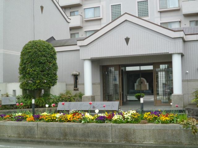 Entrance. Common areas