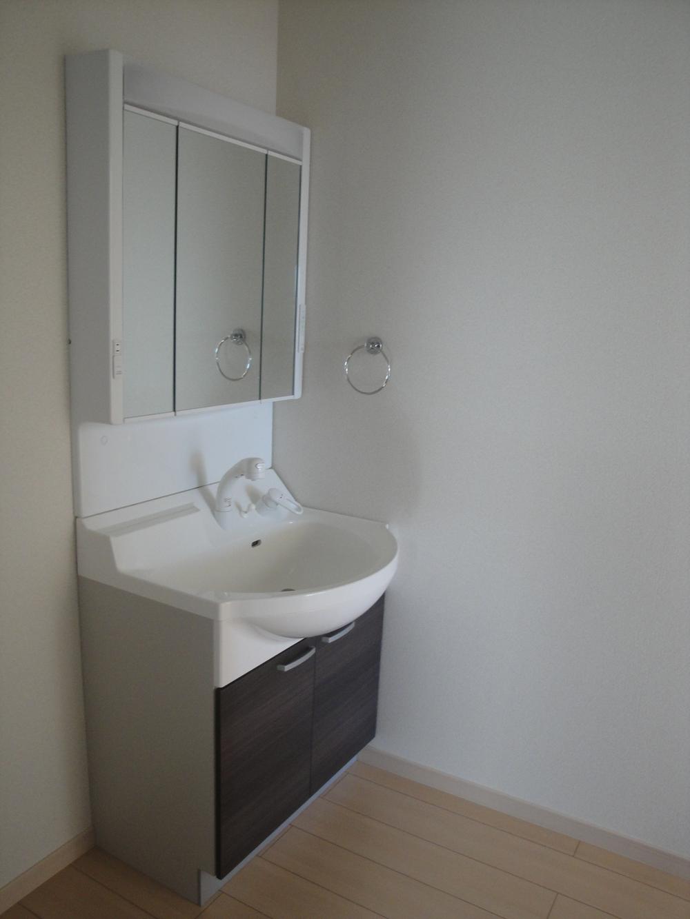 Same specifications photos (Other introspection)