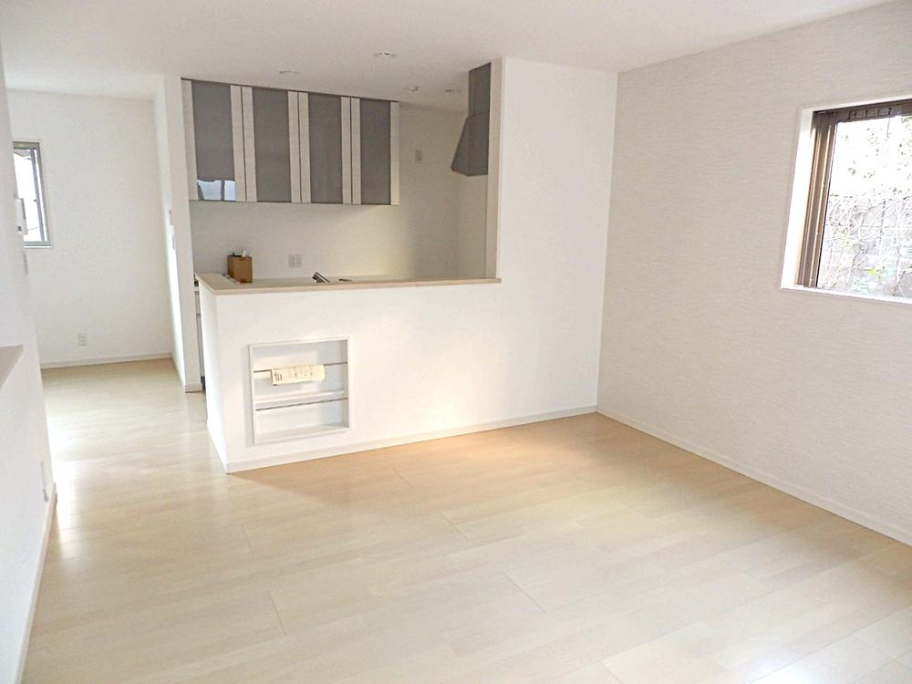 The company specification example photo  living