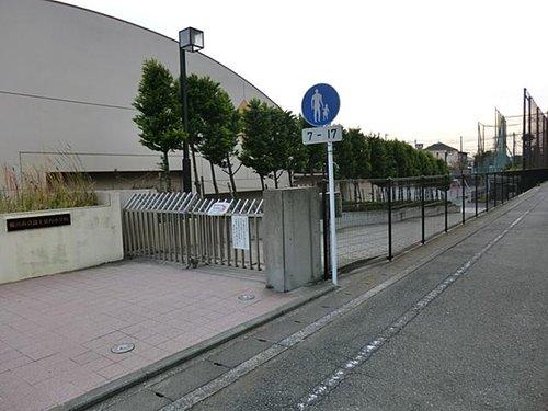 Primary school. 638m to Yokohama Municipal Fujimidai Elementary School