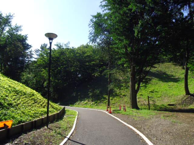 park. 1410m to Hodogaya Park