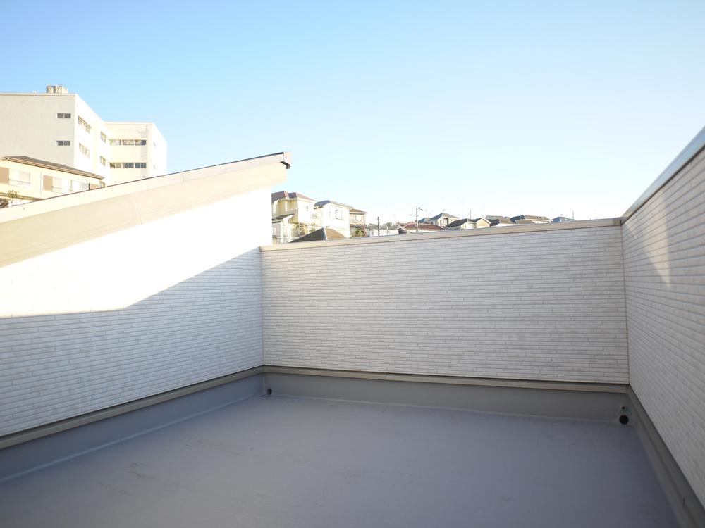 Balcony. C Building site (November 2013) Shooting