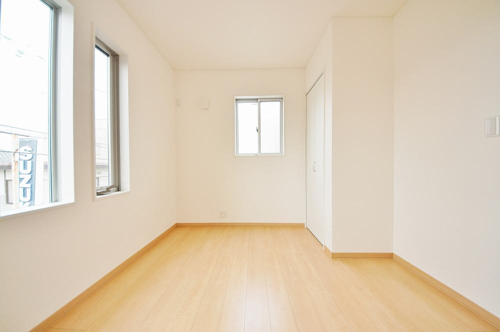 Same specifications photos (Other introspection)