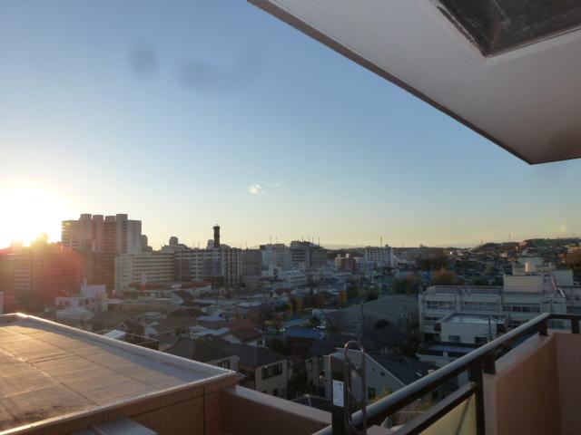 View photos from the dwelling unit. View from the site (December 2013) Shooting