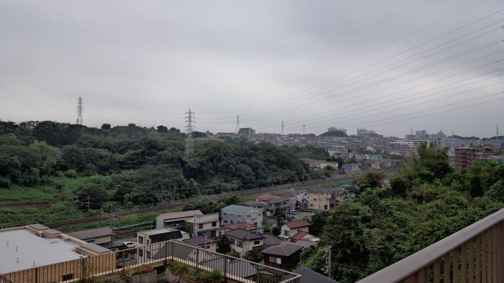 View photos from the dwelling unit. View from the site (August 2013) Shooting