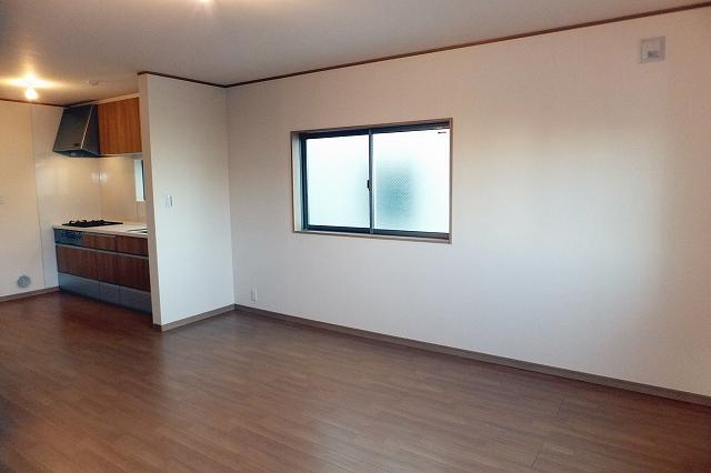 Living. Kitchen space has been partitioned with the living-dining (2013 December 16) shooting