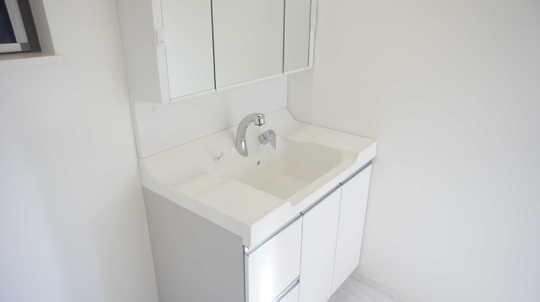 Wash basin, toilet. bathroom