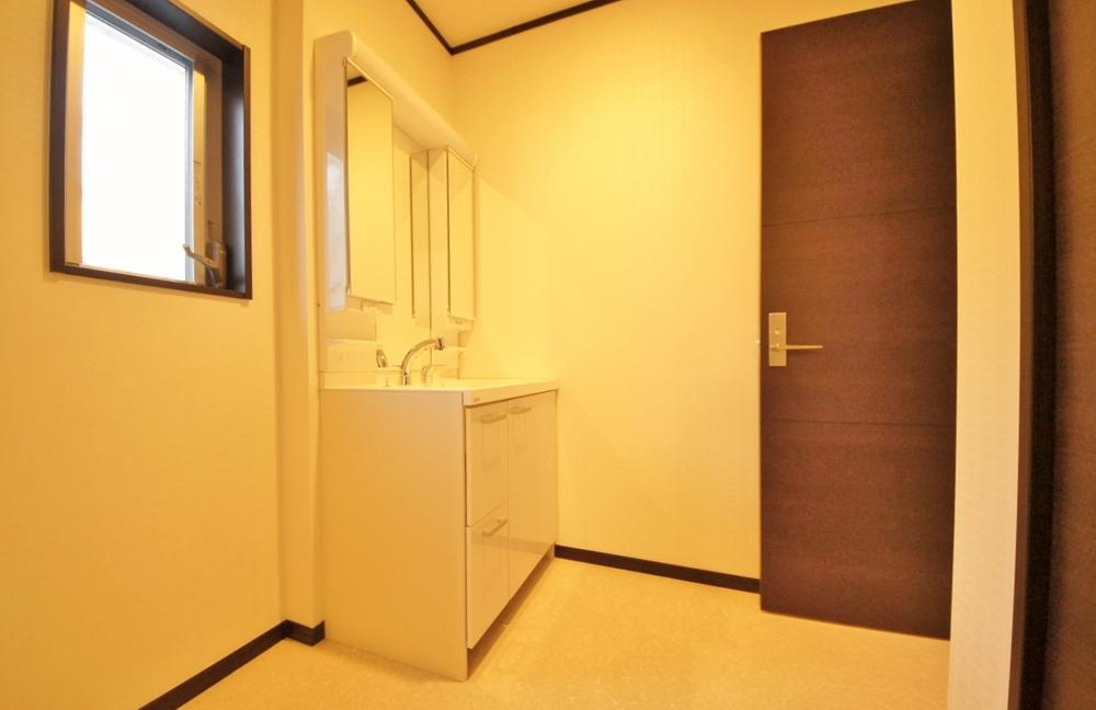 Wash basin, toilet. Indoor (12 May 2013) Shooting, Storage is abundant vanity.