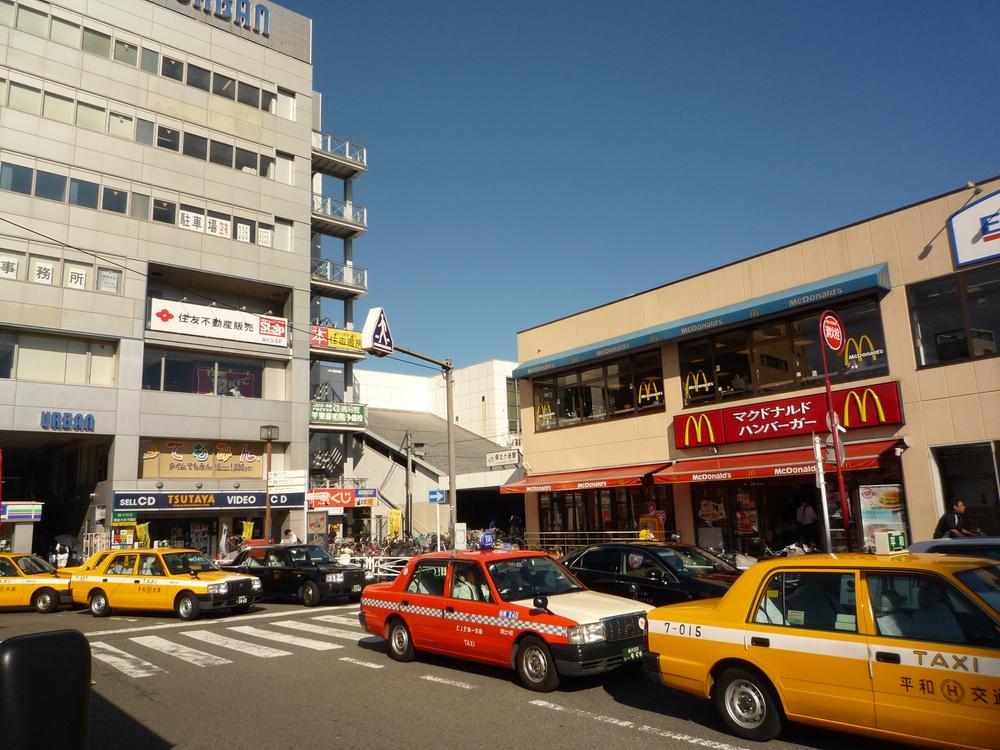 station. JR Hodogaya Station Shops are enriched, Convenient to shopping.