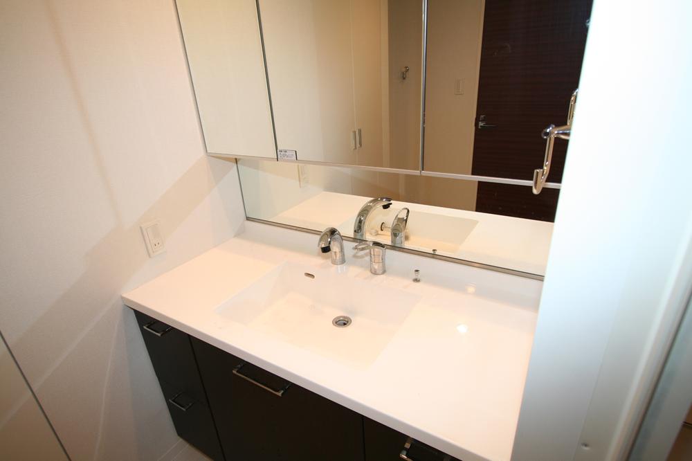 Wash basin, toilet. Wash (December 2013) Shooting