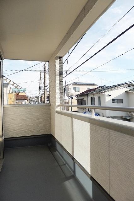 Balcony. It is safe in a sudden rain because the inner balcony! (December 16, 2013) Shooting