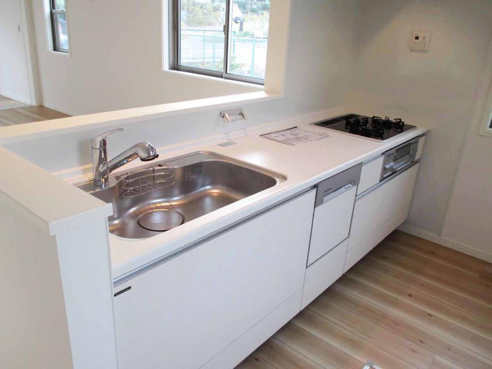 Kitchen. Indoor (11 May 2013) Shooting