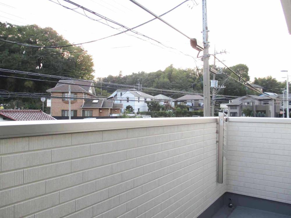 View photos from the dwelling unit. View from the site (November 2013) Shooting