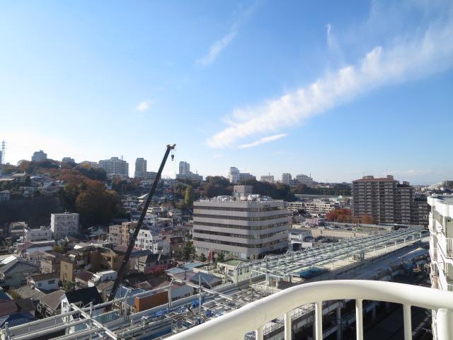 View photos from the dwelling unit. View from the site (November 2013) Shooting