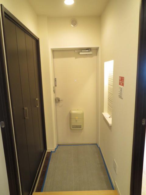 Entrance. Indoor (11 May 2013) Shooting