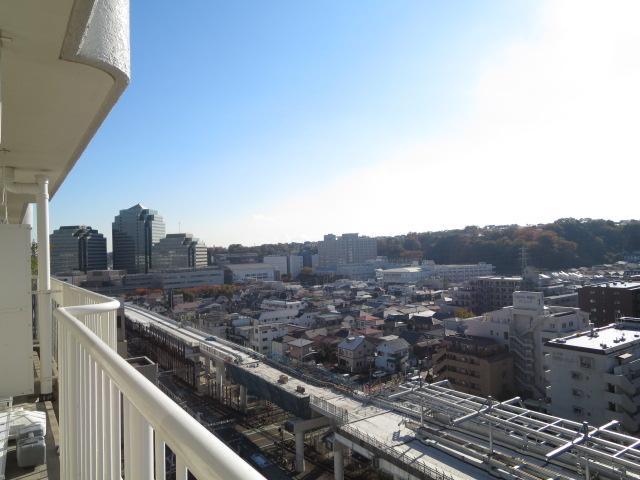 View photos from the dwelling unit. View from the site (November 2013) Shooting