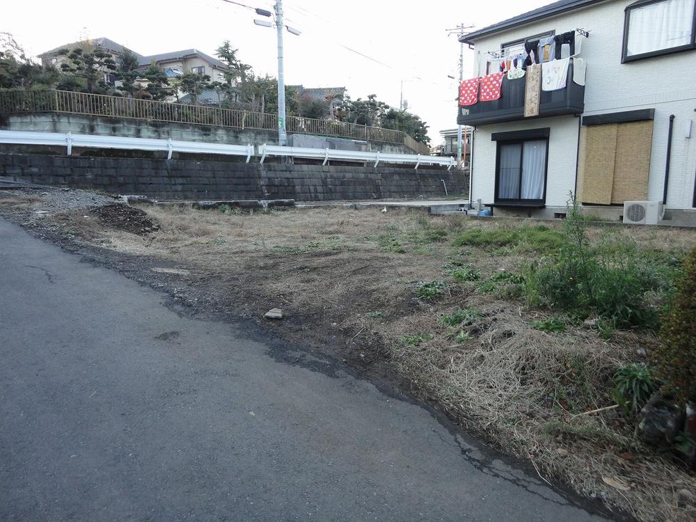 Local photos, including front road. Local (12 May 2013) Shooting