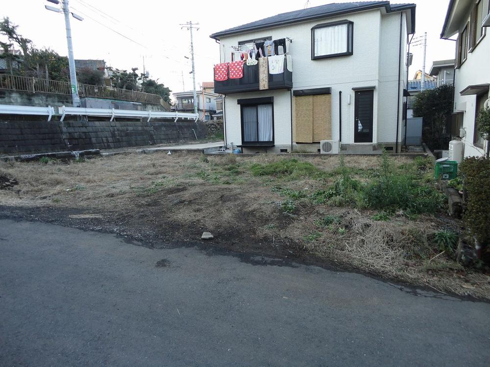 Local photos, including front road. Local (12 May 2013) Shooting