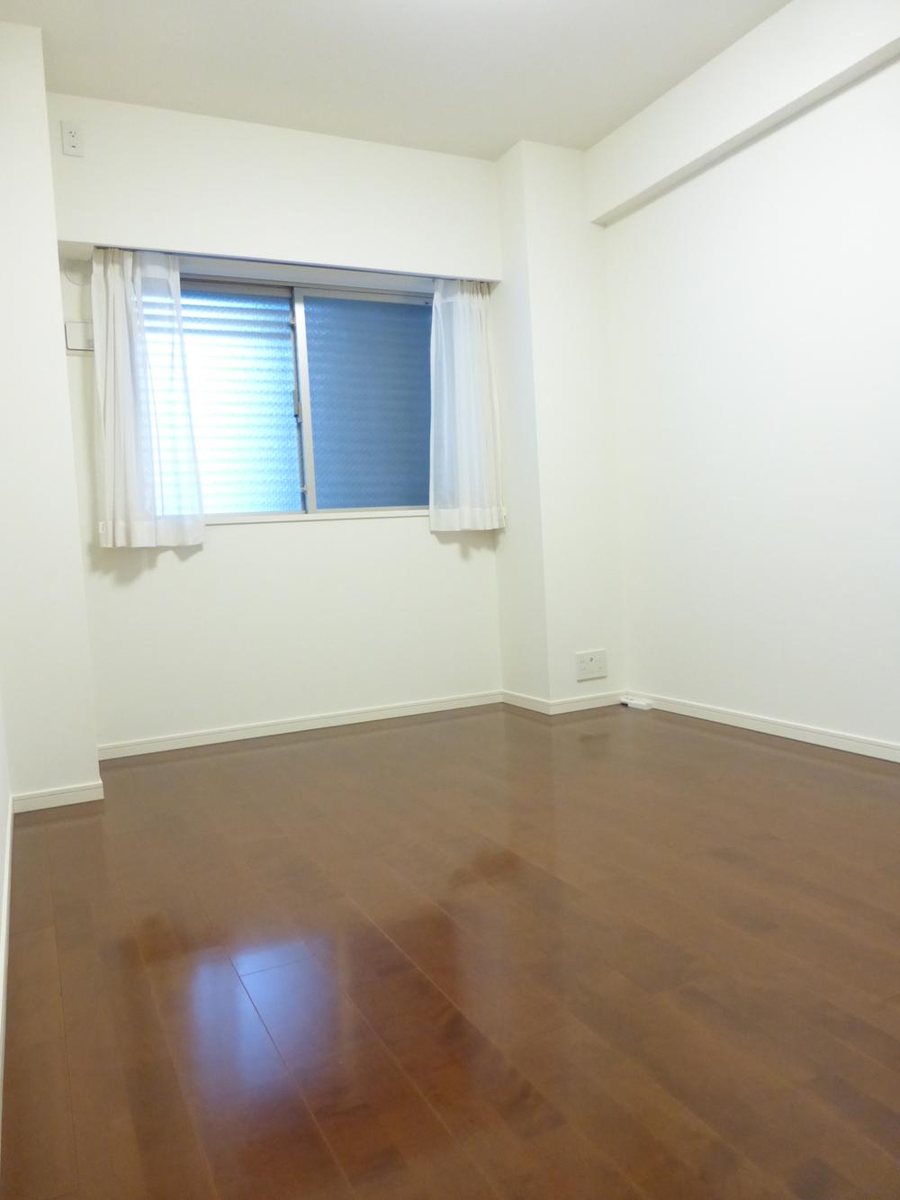 Non-living room. Indoor (September 30, 2013) Shooting