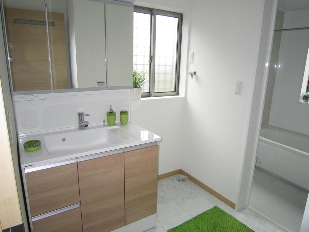 Same specifications photos (Other introspection). Same specifications